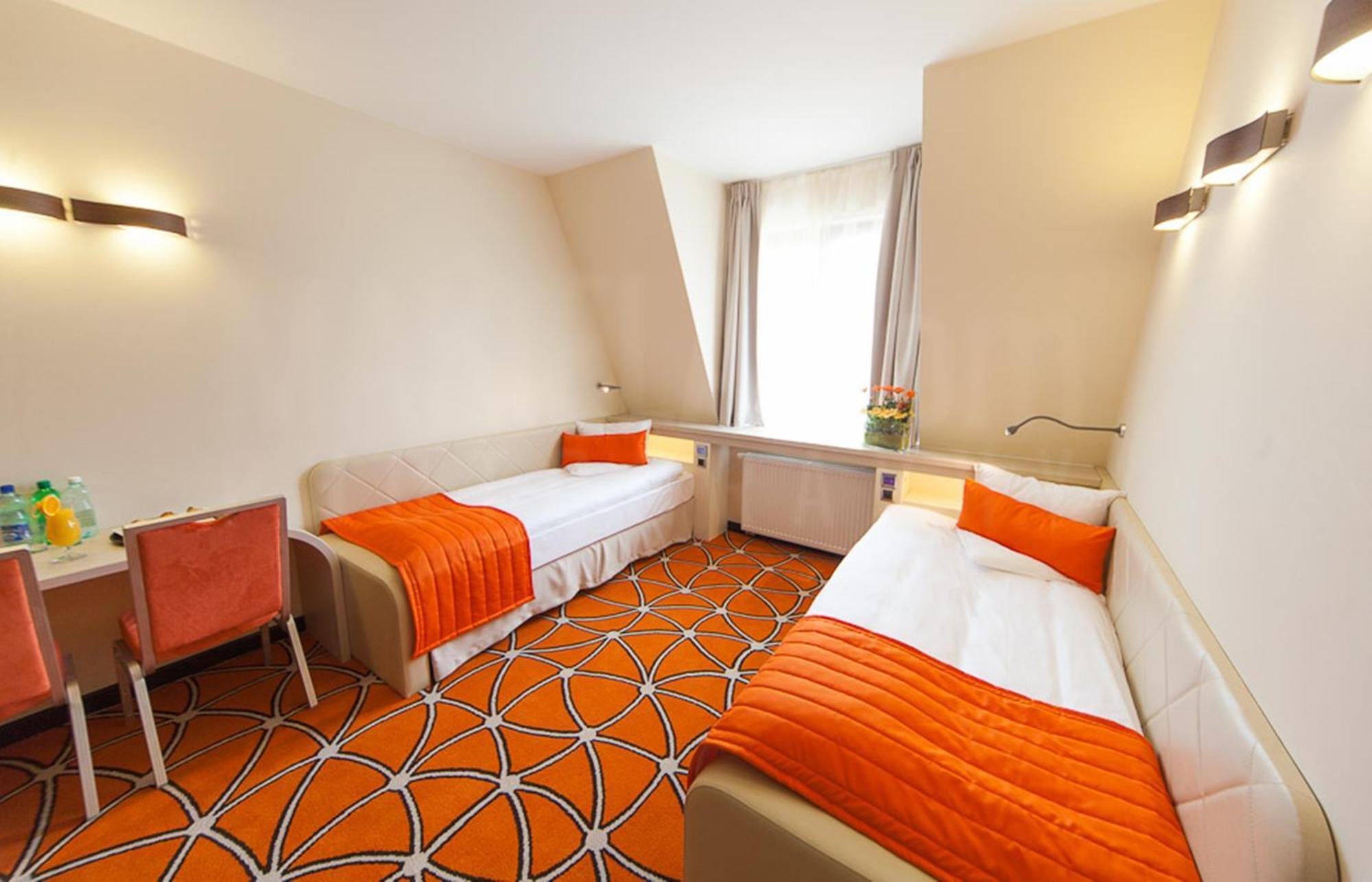 Hotel Eclipse Domasław Quarto foto